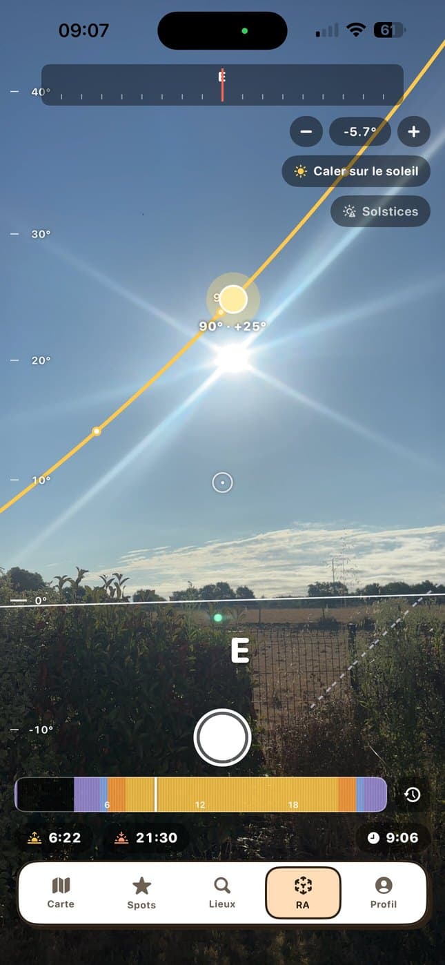 Réalité augmentée : l'arc du soleil superposé au paysage, le disque calculé confondu avec le soleil réel